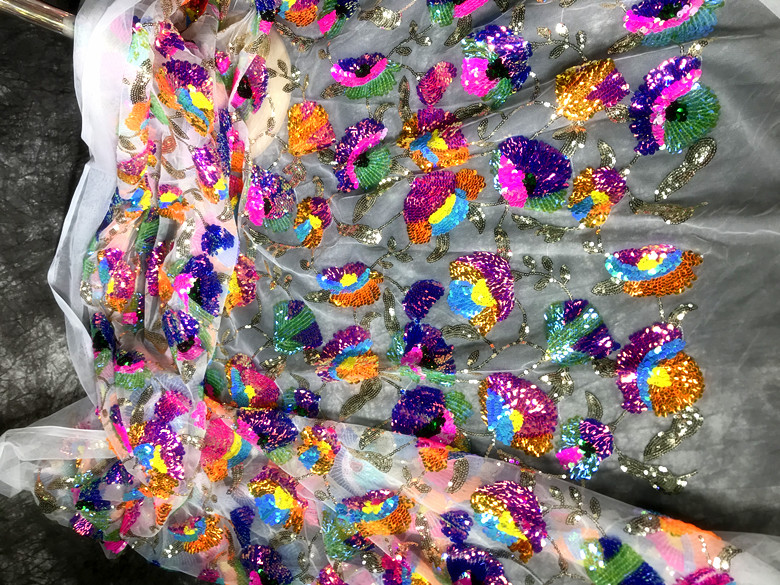 Abito in rete lucida con fiori - Crystal Mesh Fabric recensione e prezzo