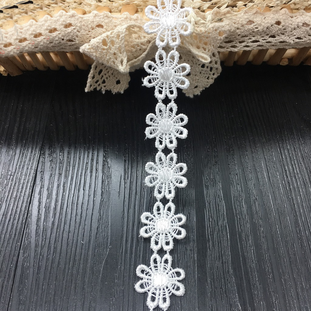 Simpatiche fiori cavi per indu - Lace Ribbon Trim recensione e prezzo